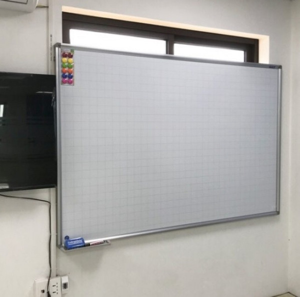 Bảng từ trắng viết bút treo tường kích thước 180x120cm