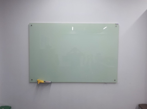 Bảng kính viết bút treo tường 120x160cm