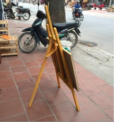 Giá vẽ để tranh bằng gỗ kèm bảng vẽ cao 1.3m GV13B