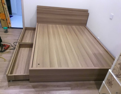 Giường ngủ gỗ công nghiệp có ngăn kéo rộng 1.6m GN56