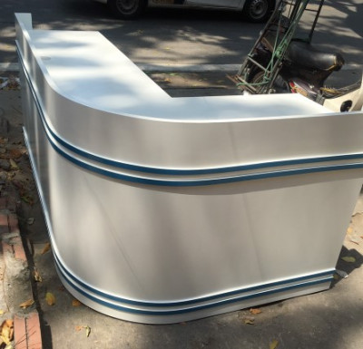 Bàn quầy gỗ làm việc giao dịch giá rẻ dài 1.8m BQLG28