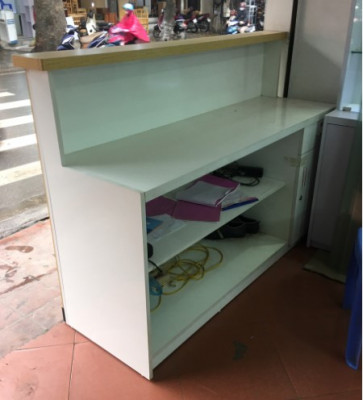 Quầy lễ tân khách sạn đẹp giá rẻ dài 1.8m BQTG18KS