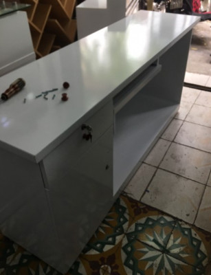 Bàn quầy làm việc gỗ dùng cho các trung tâm dài 1.8m BQT18TT