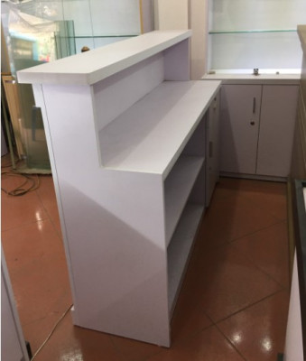 Bàn quầy lễ tân gỗ đẹp dài 1.2m BQTG12KS
