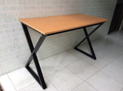 Bàn làm việc khung sắt chữ X giá rẻ rộng 1.2m BKSG31