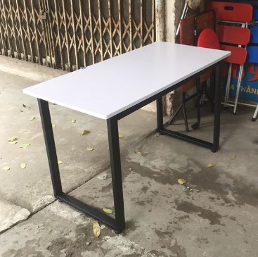 Bàn làm việc gia rẻ chân sắt chữ U rộng 1.5m BKSG24